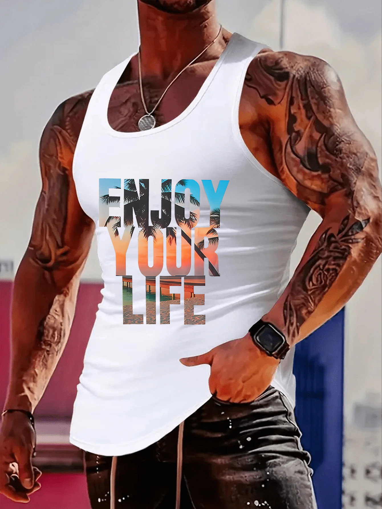 Fashionable trend muscular man - Outdoor Sports reseña y precio
