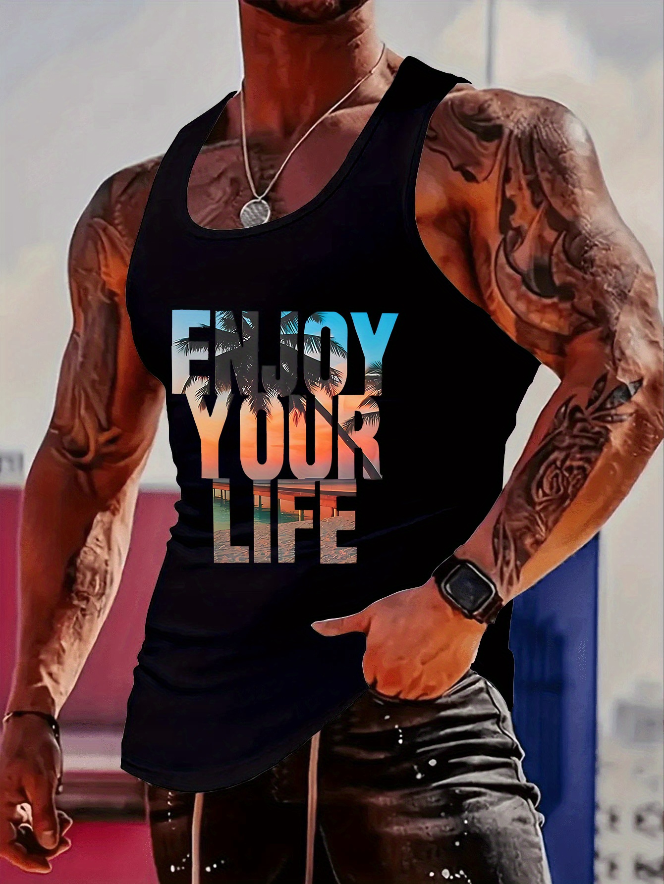 Fashionable trend muscular man - Outdoor Sports reseña y precio